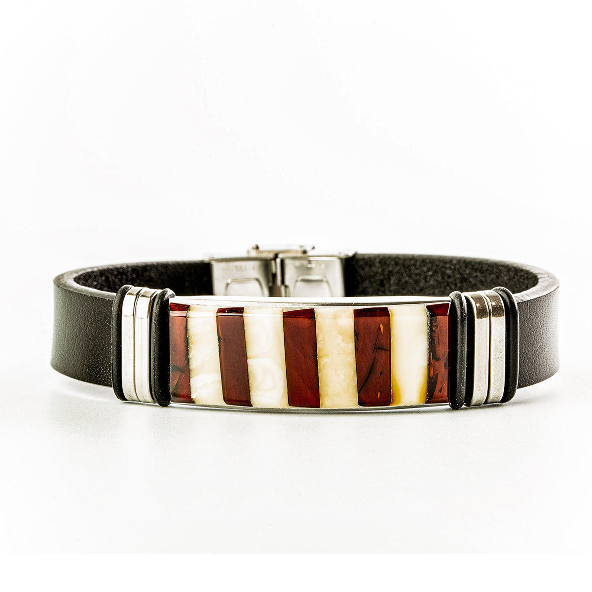 Lederarmband mit nordischem Bernstein in natürlicher Farbe und Muster, Elfenbein und Dunkelkirschrot, als Mosaik