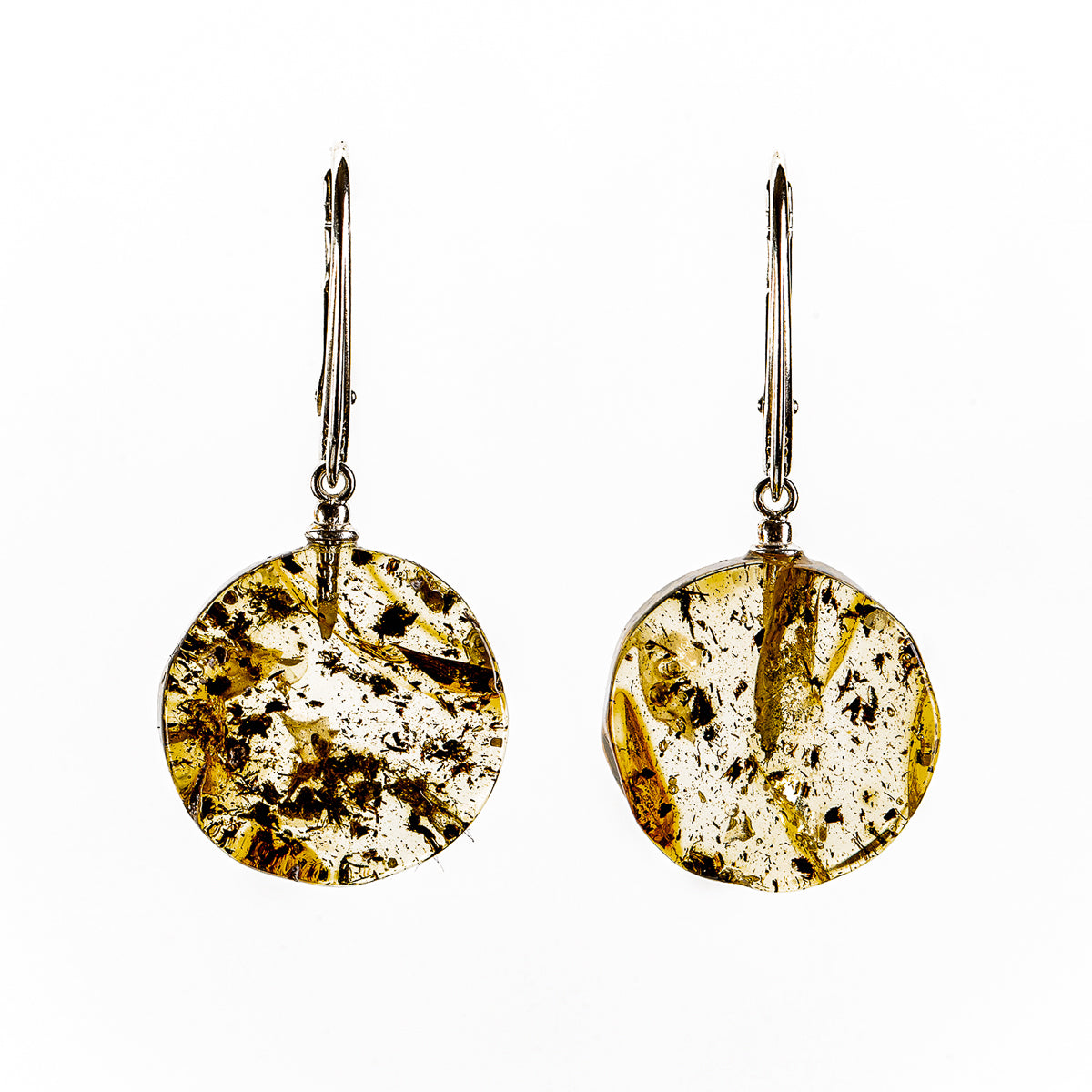 Earrings made of disc-shaped amber beads