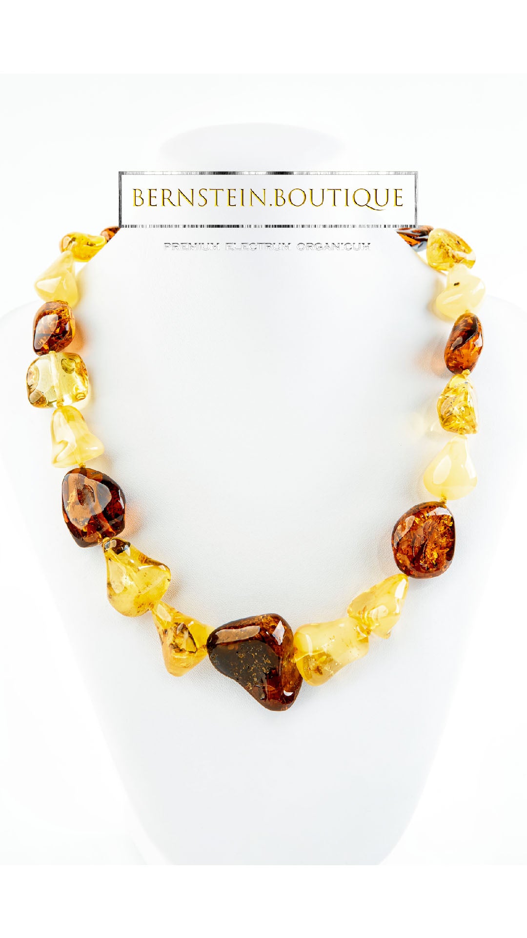 Statement necklace made of premium amber