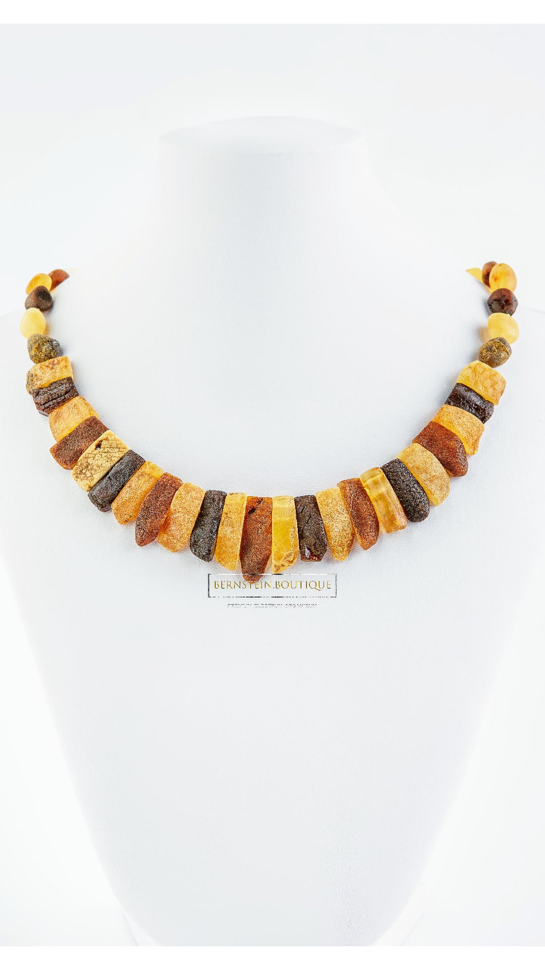 Amber necklace inspired by ancient Hellenic jewelry fashion. Then as now, made from Nordic amber