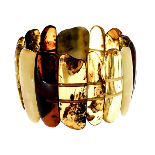 Luxurious bracelet made of particularly optically legendary amber parts