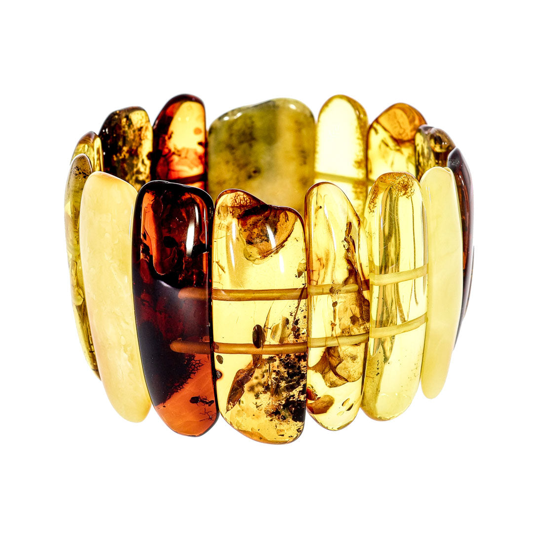 Luxurious bracelet made of particularly optically legendary amber parts