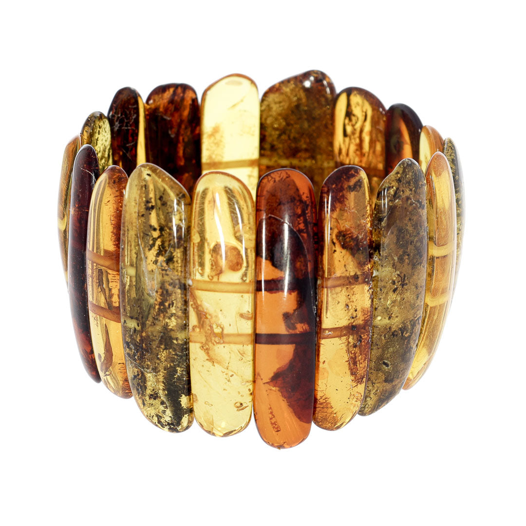 Strikingly elegant bracelet made of natural amber