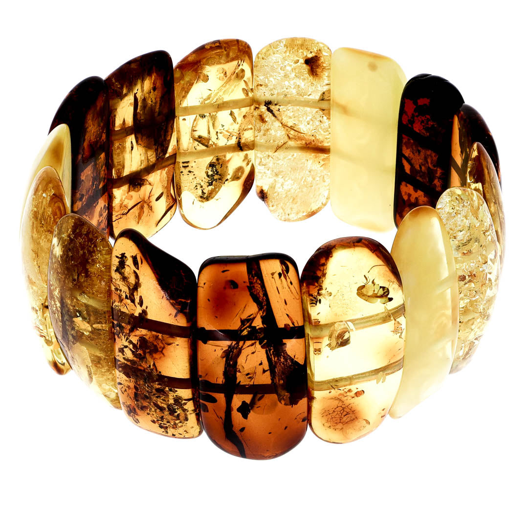 Luxurious bracelet made of pure natural amber. From Baroque to Boho