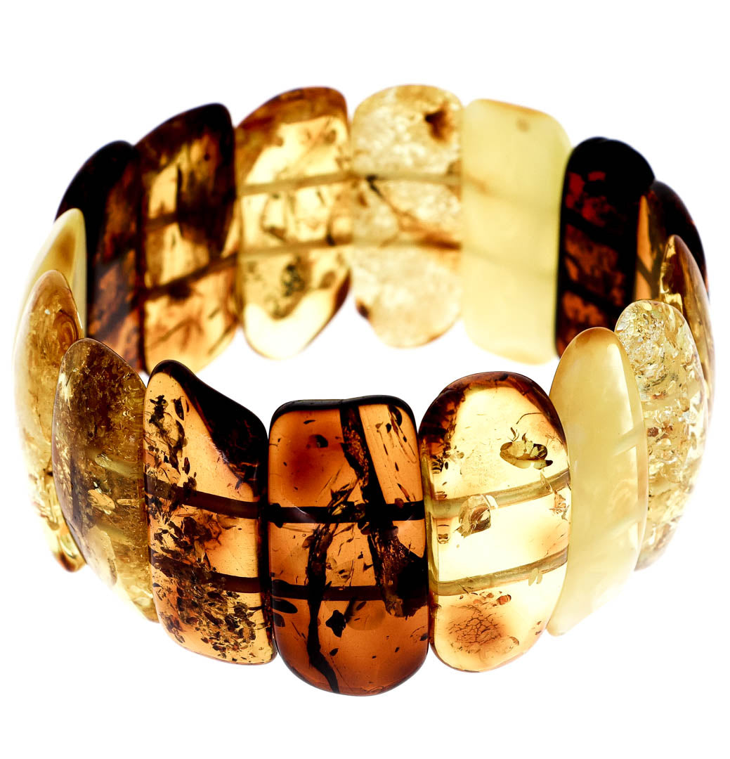 Luxurious bracelet made of pure natural amber. From Baroque to Boho